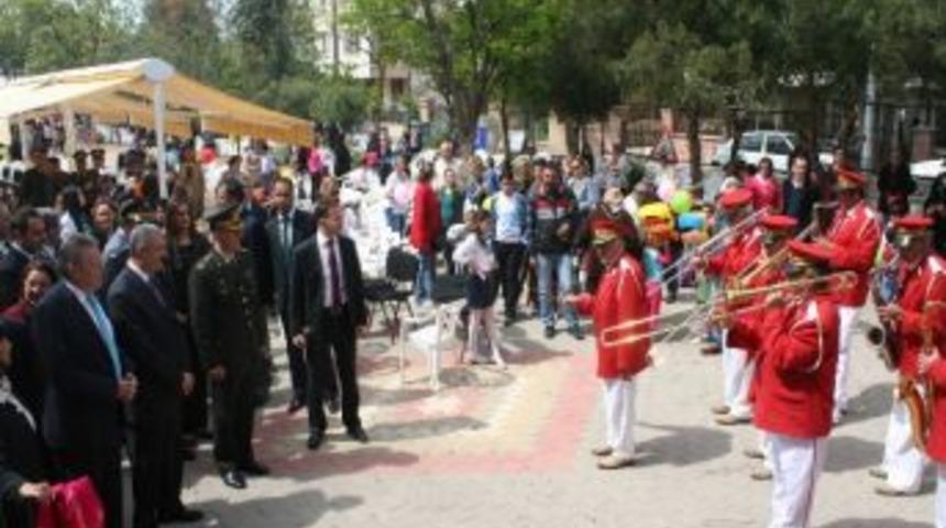 Ayvalık&rsquo;ta 23 Nisan Kutlamaları