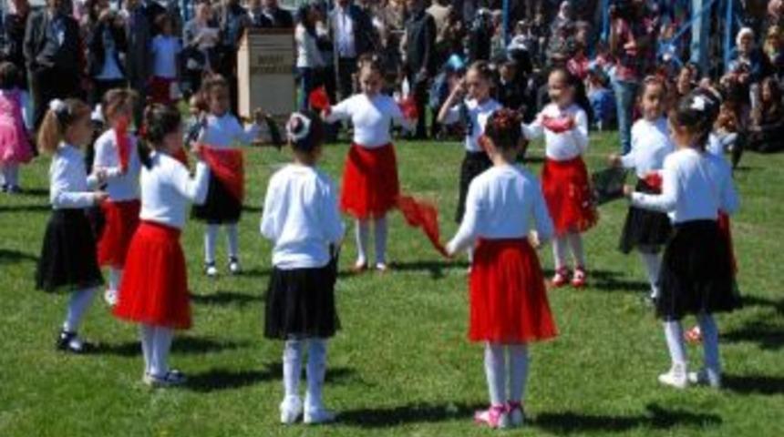 Daday&rsquo;da 23 Nisan &Ccedil;oşkuyla Kutlandı