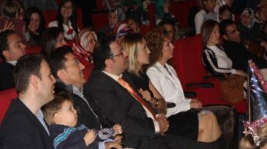 Engelli &Ccedil;ocukların 23 Nisan Sevinci