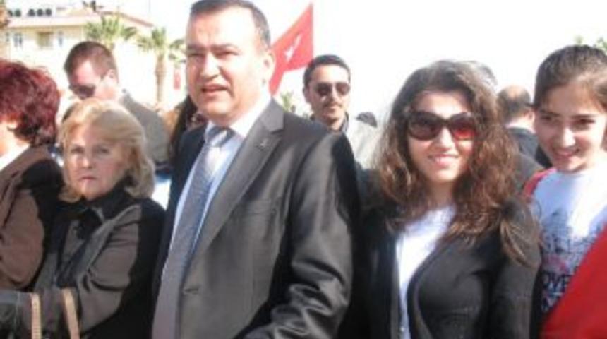 Ak Parti Urla İl&ccedil;e Başkanı 23 Nisan&rsquo;ı Kutladı