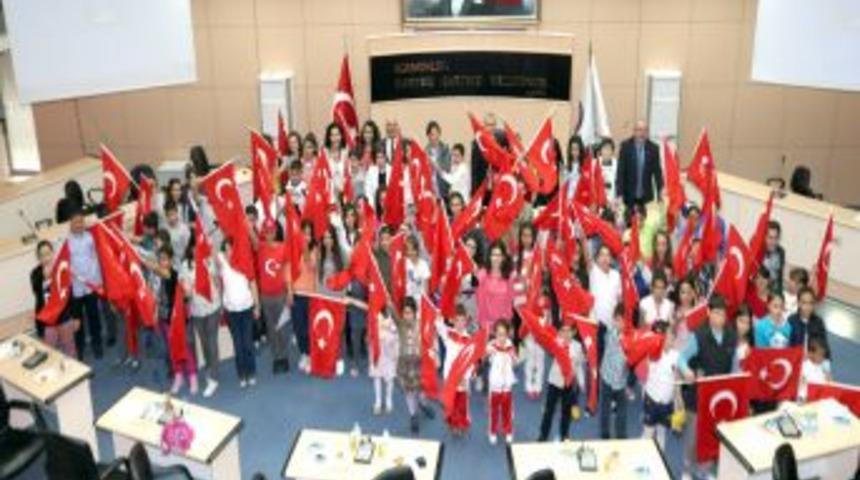 Denizli Belediye Meclisi&rsquo;nde 23 Nisan Coşkusu