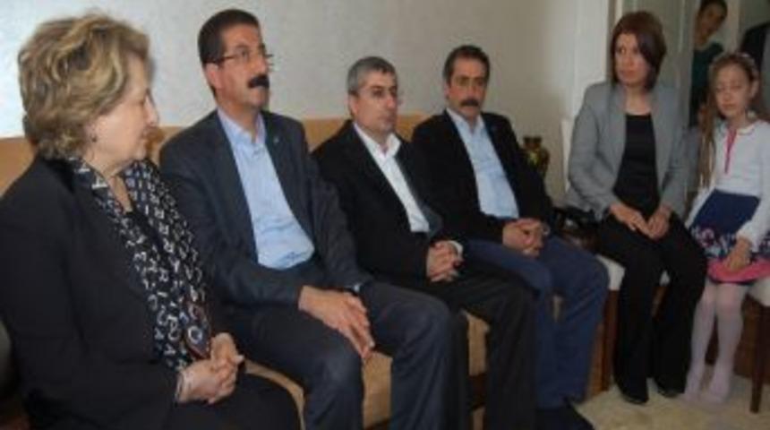 Akil İnsanlar Batman&rsquo;da Mağdur Ailelerle G&ouml;r&uuml;şt&uuml;