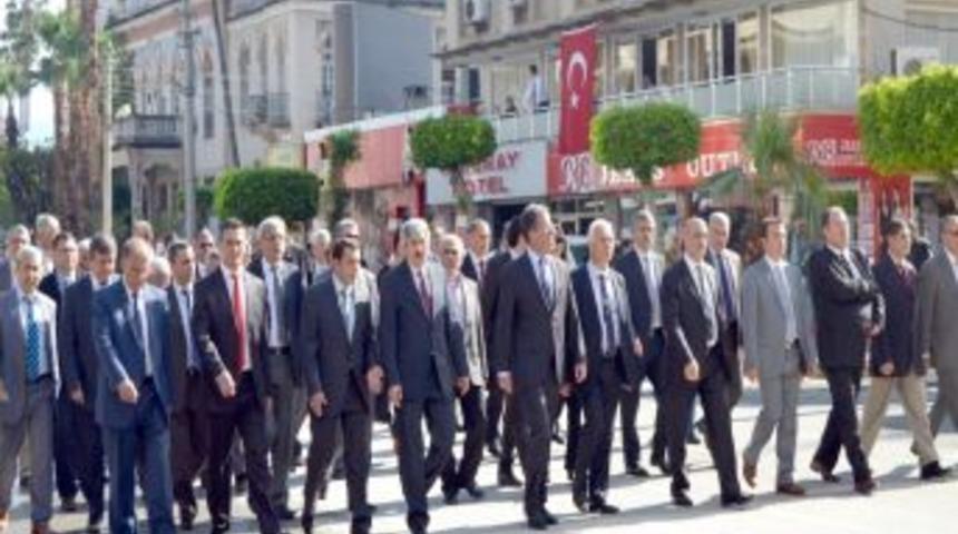 İskenderun'da Protokol Ve Halk 23 Nisan'ı Yek V&uuml;cut Kutladı