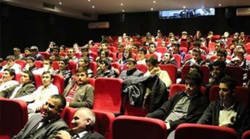 25.KARE &Ouml;ğrencilerinden &Ouml;rnek Davranış