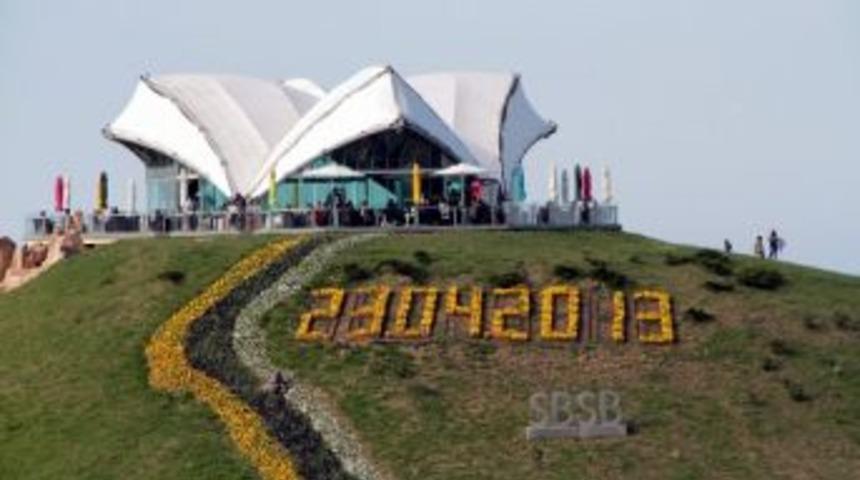 &Ccedil;i&ccedil;eklerle &ldquo;23.04.2013&rdquo;