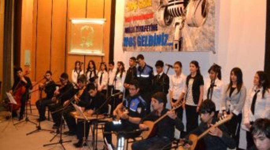 Hoş Seda Konseri B&uuml;y&uuml;ledi
