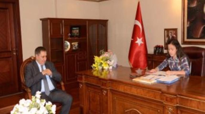 Makamlar &Ccedil;ocuklara Bırakıldı