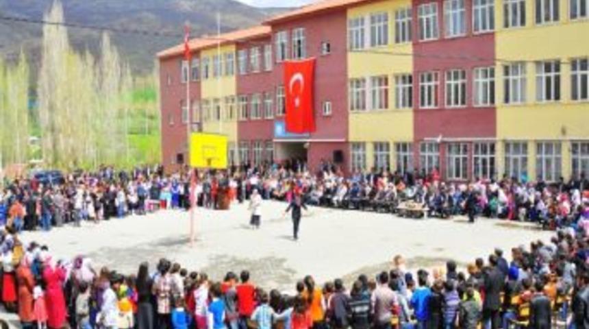 Hizan&rsquo;da 23 Nisan Coşkuyla Kutlandı