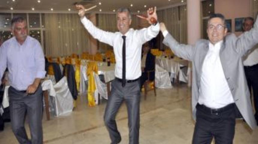 Başkan S&ouml;zen, Toplu S&ouml;zleşmeyi Iş&ccedil;ilerle Kaşık Oynayarak Kutladı