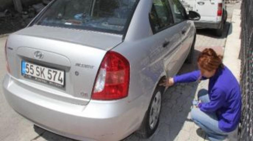 Hasta G&ouml;t&uuml;recek Aracın Lastiklerini Kestiler
