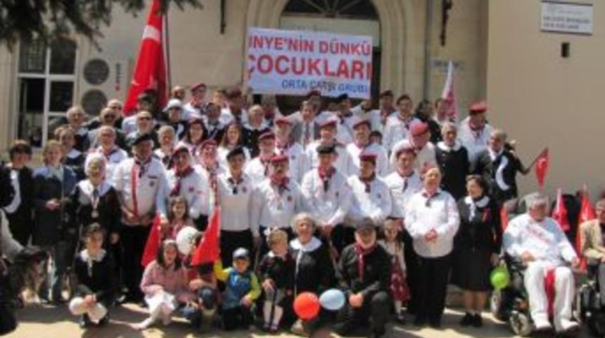 &Uuml;nye&rsquo;nin 'D&uuml;nk&uuml; &Ccedil;ocukları' Bayrama Renk Kattı