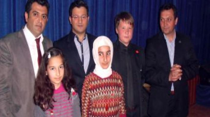 'G&uuml;l Devri' Isimli Tiyatro Oyunu Sergilendi