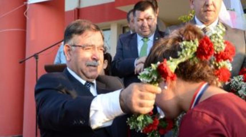 D&uuml;zce&rsquo;nin Gururu Oldular