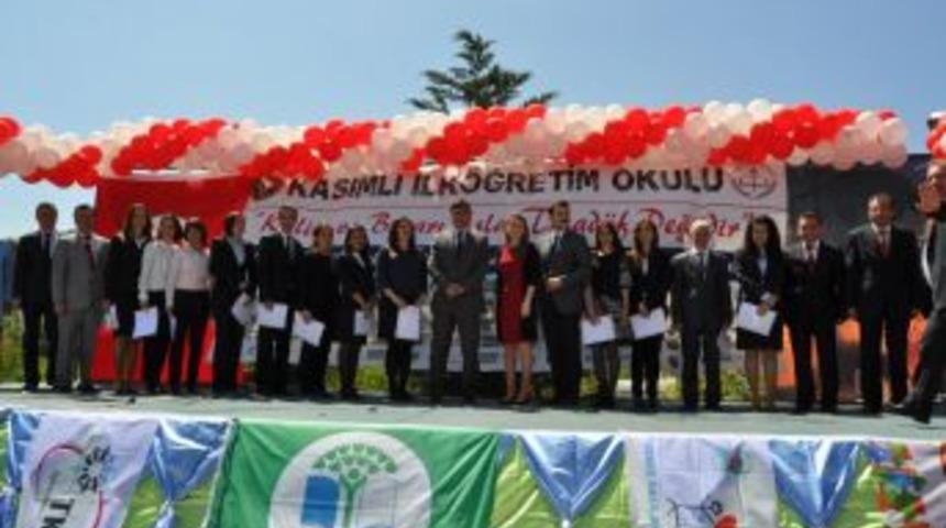 Okulun t&uuml;m  &ouml;ğretmenlerine &ouml;d&uuml;l verildi