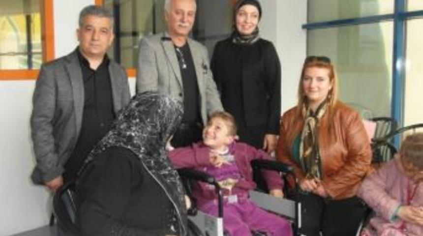 Suriyeli Fatıma Tekerlekli Sandalyeye Kavuştu