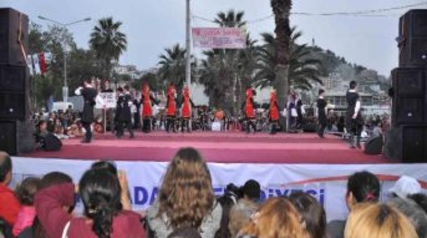 Kuşadası&rsquo;nda &Ccedil;ocuk Şenliği B&uuml;y&uuml;ledi