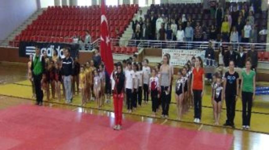 Okullar Arası Jimnastik M&uuml;sabakaları Yapıldı