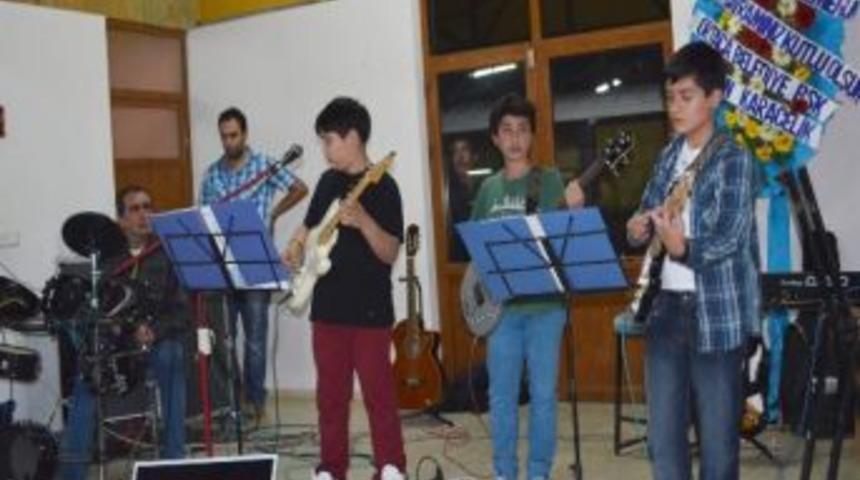 Ortacalı &Ccedil;ocuklar Kukla G&ouml;sterisinde Eğlendi