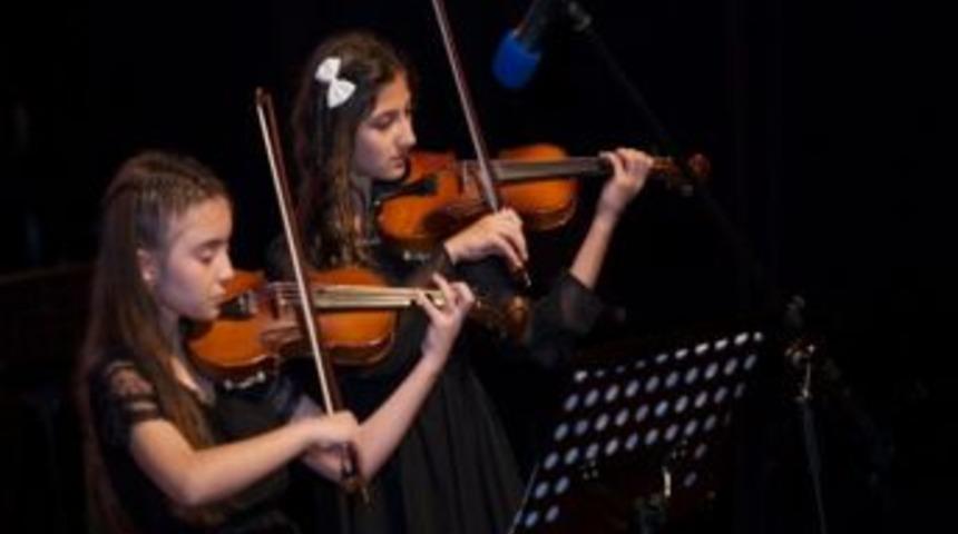 K&uuml;&ccedil;&uuml;k&ccedil;ekmece'den T&uuml;m D&uuml;nyaya Kardeşlik Mesajları