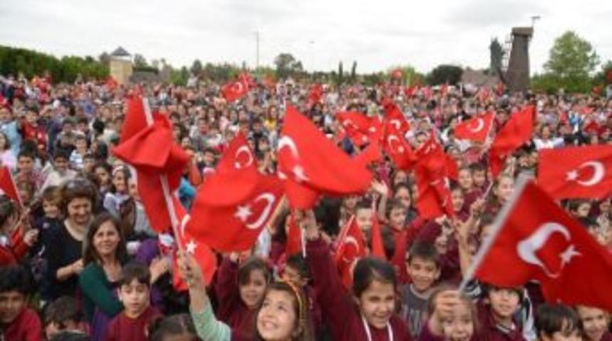 23 Nisan Coşkusu Merkez Park&rsquo;a Sığmadı