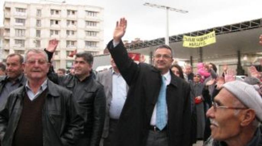 Umre Yolcularını Başkan K&ouml;şker Uğurladı