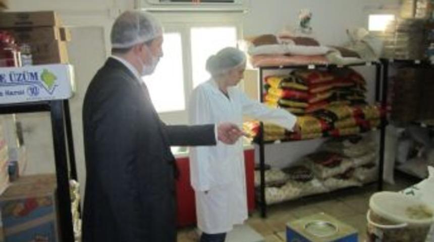 Akdeniz Oyunları İ&ccedil;in Yapılan Tesislerdeki Yemekhaneler Denetlendi