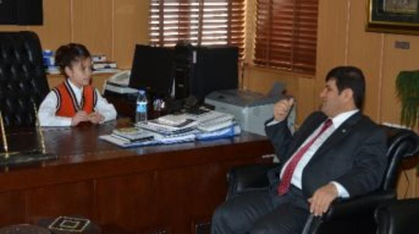 G&uuml;m&uuml;şhane&rsquo;de Temsili Vali Talimat Yağdırdı