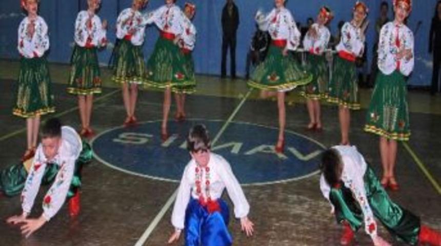 Yabancı Konukların G&ouml;sterisi Hayran Bıraktı