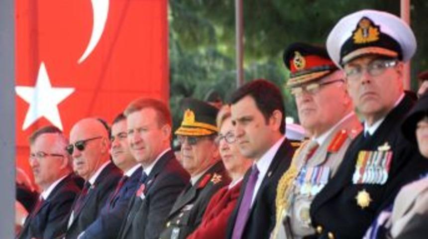 &Ccedil;anakkale Kara Savaşları&rsquo;nın 98. Yıld&ouml;n&uuml;m&uuml; T&ouml;renlerle Anıldı