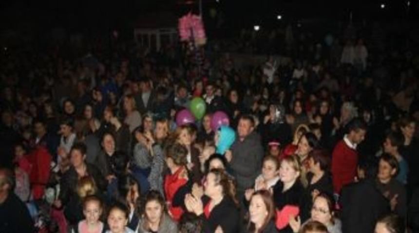 &Ccedil;atalağzı Belediyesi&rsquo;nden Vatandaşlara A&ccedil;ık Hava Konseri