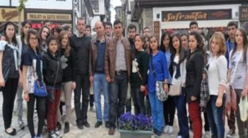 G&uuml;pg&uuml;poğlu Lisesi Karab&uuml;k'&uuml; Gezdi