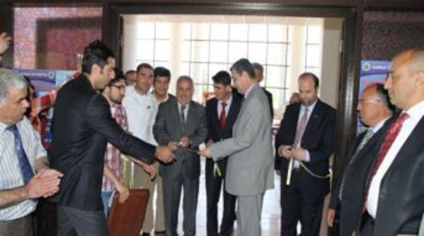 &Uuml;niversite'de Kutlu Doğum Sergisi