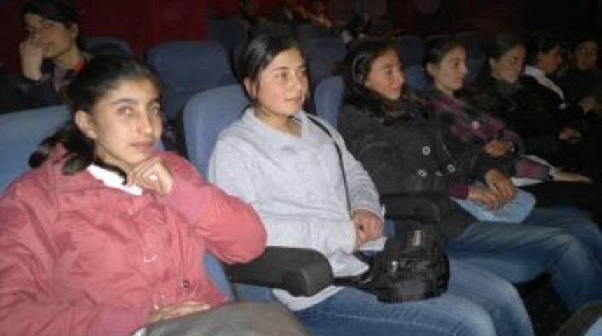 Hanaklı &Ouml;ğrenciler Sinemayla Tanıştı