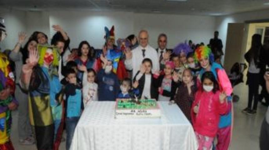 Om&uuml; &Ccedil;ocuk Hastanesi&rsquo;nde 23 Nisan Kutlandı