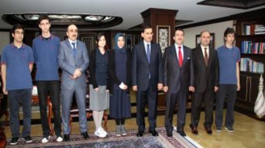 Vali Topaca, Erkullu &Ouml;ğrencileri Kabul Etti