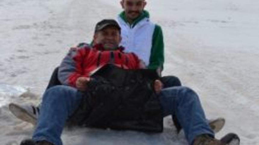 İlkbaharda Kar K&uuml;rt&uuml;klerinde Kayak Keyfi