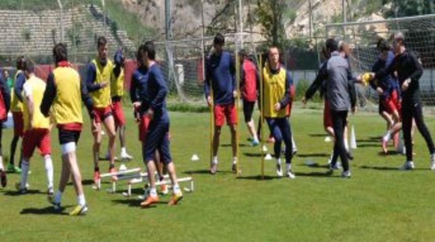 Uygun: Galatasaray Samanyolu Gibi, Her Yıldıza Bir &Ouml;nlem Alamayız