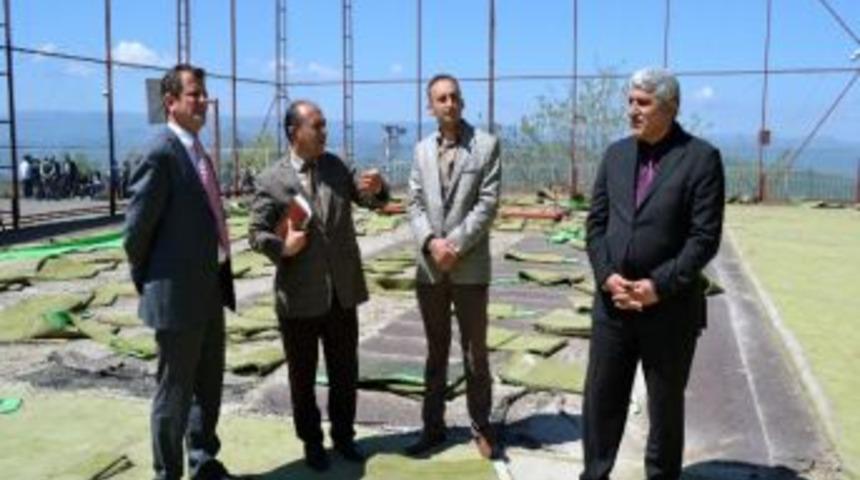 Kaymakam Avcı, &Ccedil;im Halı Saha &Ccedil;alışmalarını Yerinde İnceledi