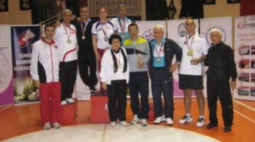 Veteranlar Badminton Şampiyonasında Adana&rsquo;ya 7 Madalya