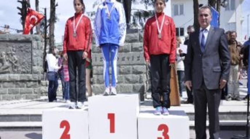 Balkan Y&uuml;r&uuml;y&uuml;ş Şampiyonası&rsquo;nda Malatya&rsquo;dan 2 Sporcu Başarılı D&ouml;nd&uuml;