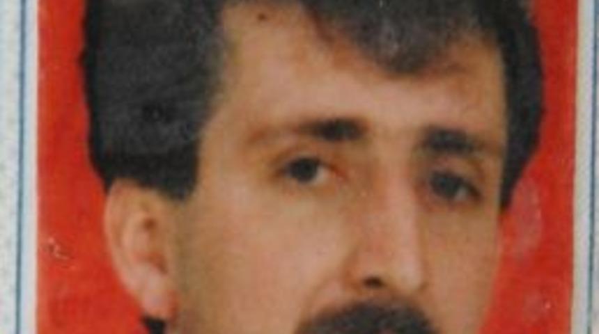 Kamyonet Kasasından D&uuml;şen Adam &Ouml;ld&uuml;