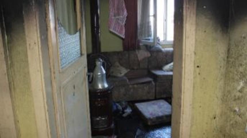 Giresun&rsquo;da &Ccedil;ıkan Yangında 3&rsquo;&uuml; &Ccedil;ocuk 4 Kişi Yaralandı