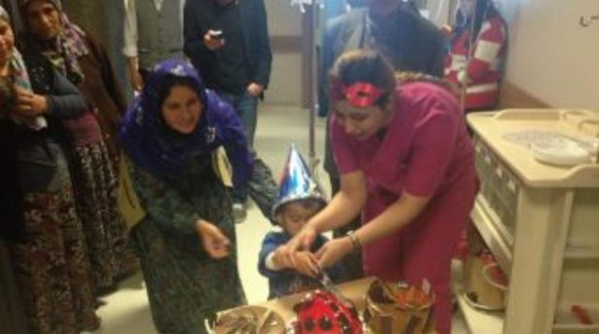 &Ouml;zel D&uuml;ztepe Yaşam Hastanesi &Ccedil;ocukları Unutmadı