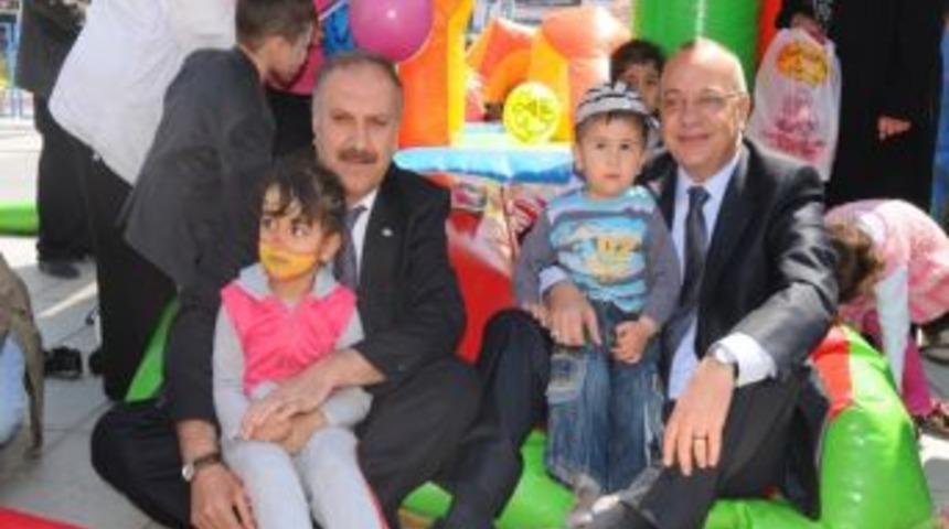 Manisa&rsquo;da &Ccedil;ocuk Şenliği&rsquo;ne Yoğun İlgi