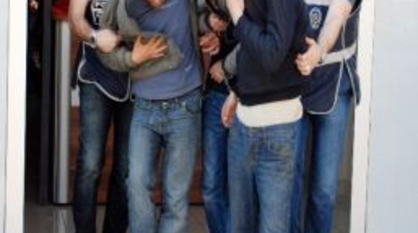 Kablo Hırsızları Yakalandı