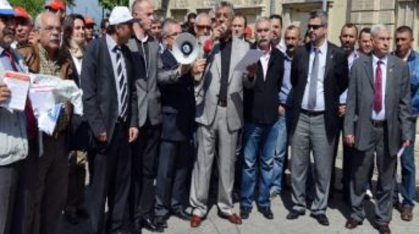 İzmir&rsquo;de Meslek &Ouml;rg&uuml;tlerinden 1 Mayıs A&ccedil;ıklaması