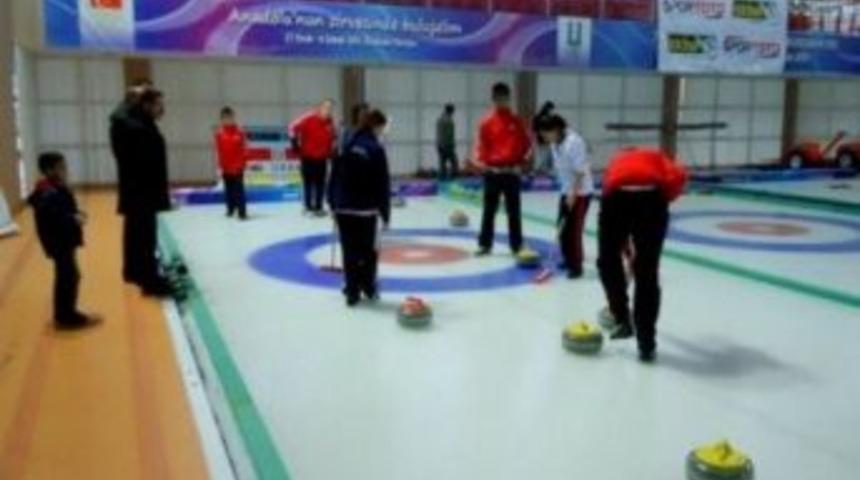 Narmanspor Curling Takımları Ma&ccedil; Saatini Bekliyor