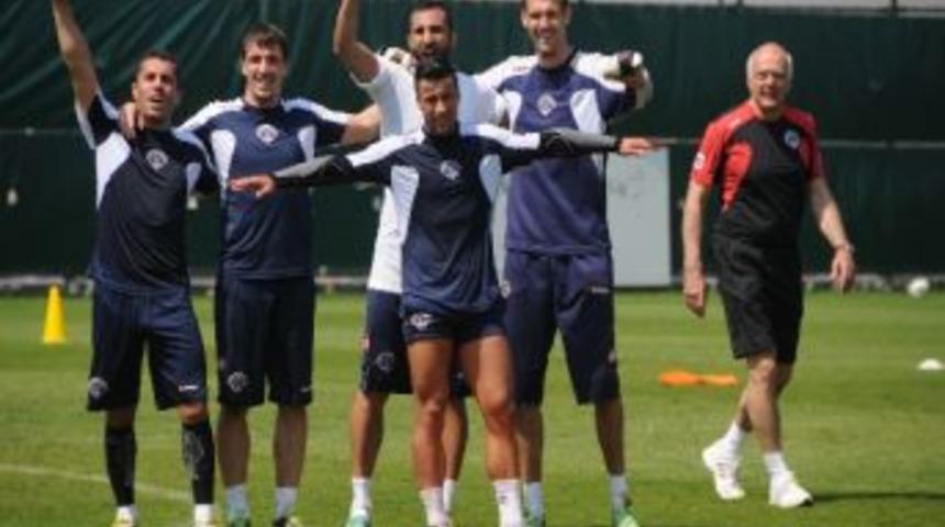 Kasımpaşa, Eskişehirspor Ma&ccedil;ı Hazırlıklarını S&uuml;rd&uuml;r&uuml;yor