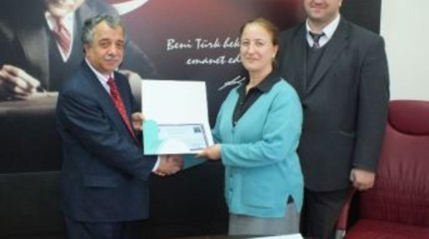 Sakarya İl Sağlık M&uuml;d&uuml;rl&uuml;ğ&uuml; Personeline Başarı Belgesi