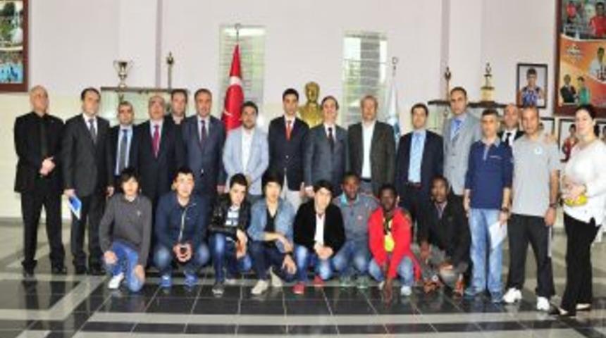 7. Milletlerarası Futbol Turnuvası&rsquo;nda Kuralar &Ccedil;ekildi